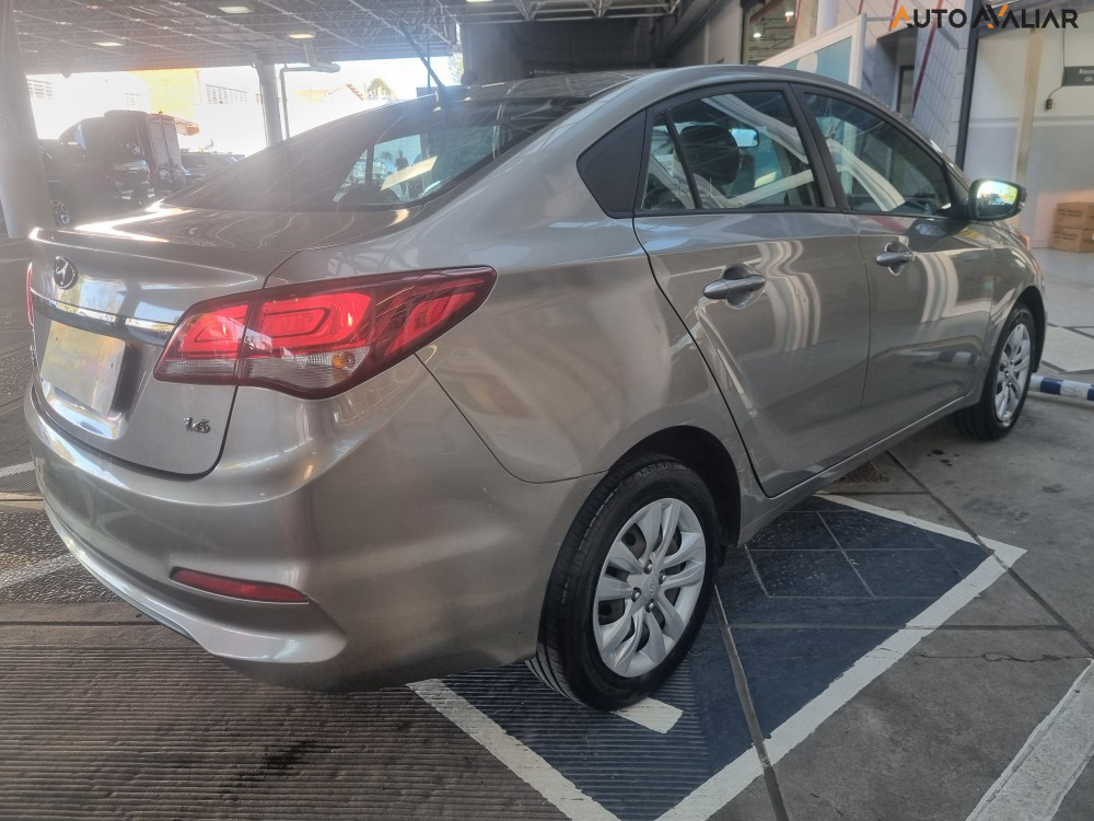 HYUNDAI HB20S 1.6 COMFORT PLUS 16V FLEX 4P MANUAL