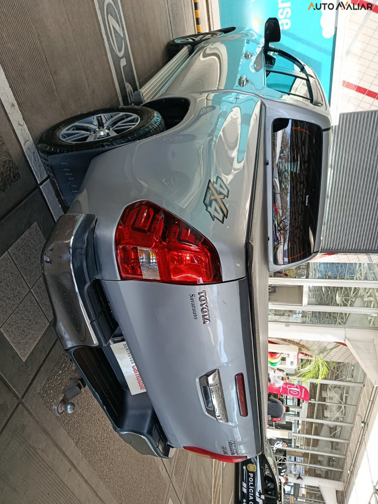 TOYOTA HILUX 2.8 SRX 4X4 CD 16V DIESEL 4P AUTOMATICO