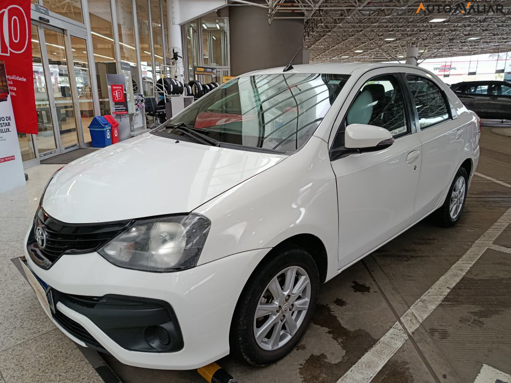 TOYOTA ETIOS 1.5 X PLUS SEDAN 16V FLEX 4P AUTOMATICO