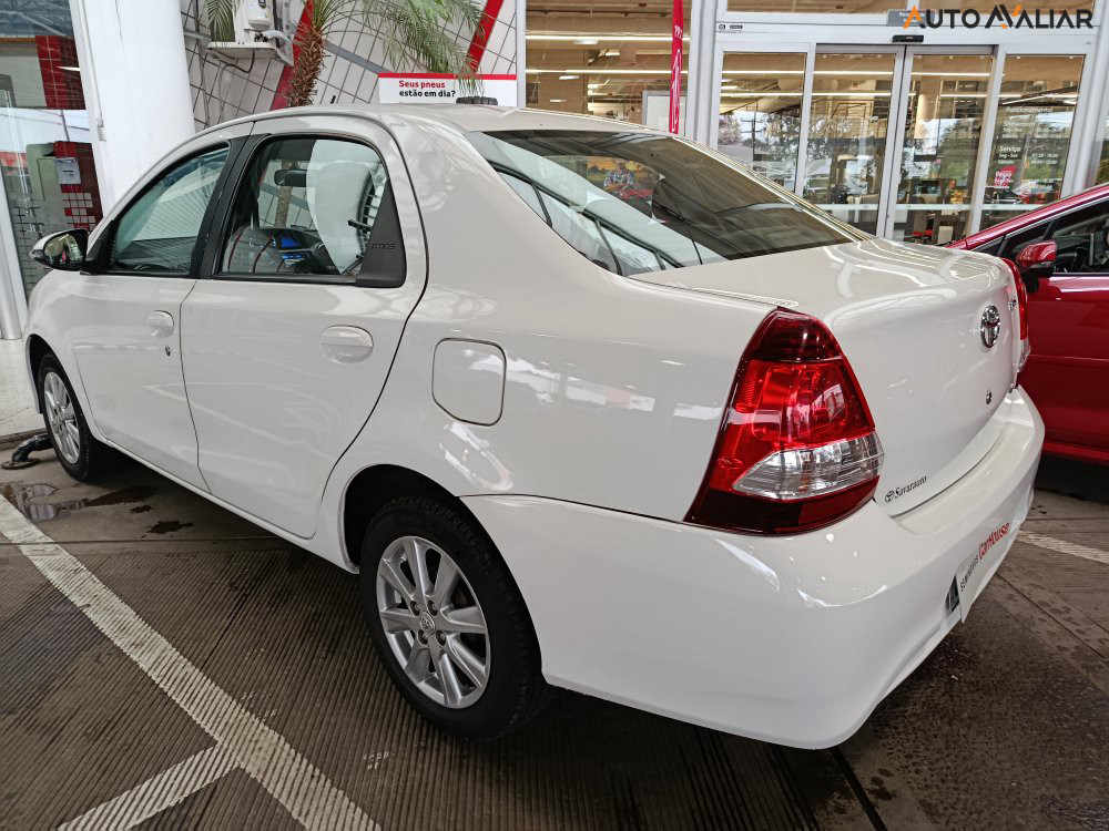 TOYOTA ETIOS 1.5 X PLUS SEDAN 16V FLEX 4P AUTOMATICO