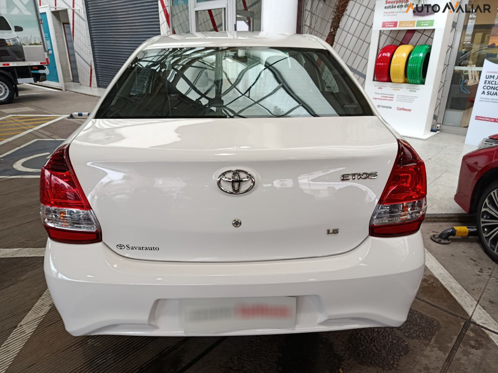TOYOTA ETIOS 1.5 X PLUS SEDAN 16V FLEX 4P AUTOMATICO