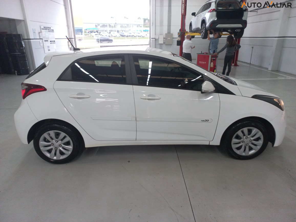 HYUNDAI HB20 1.0 COMFORT PLUS 12V FLEX 4P MANUAL