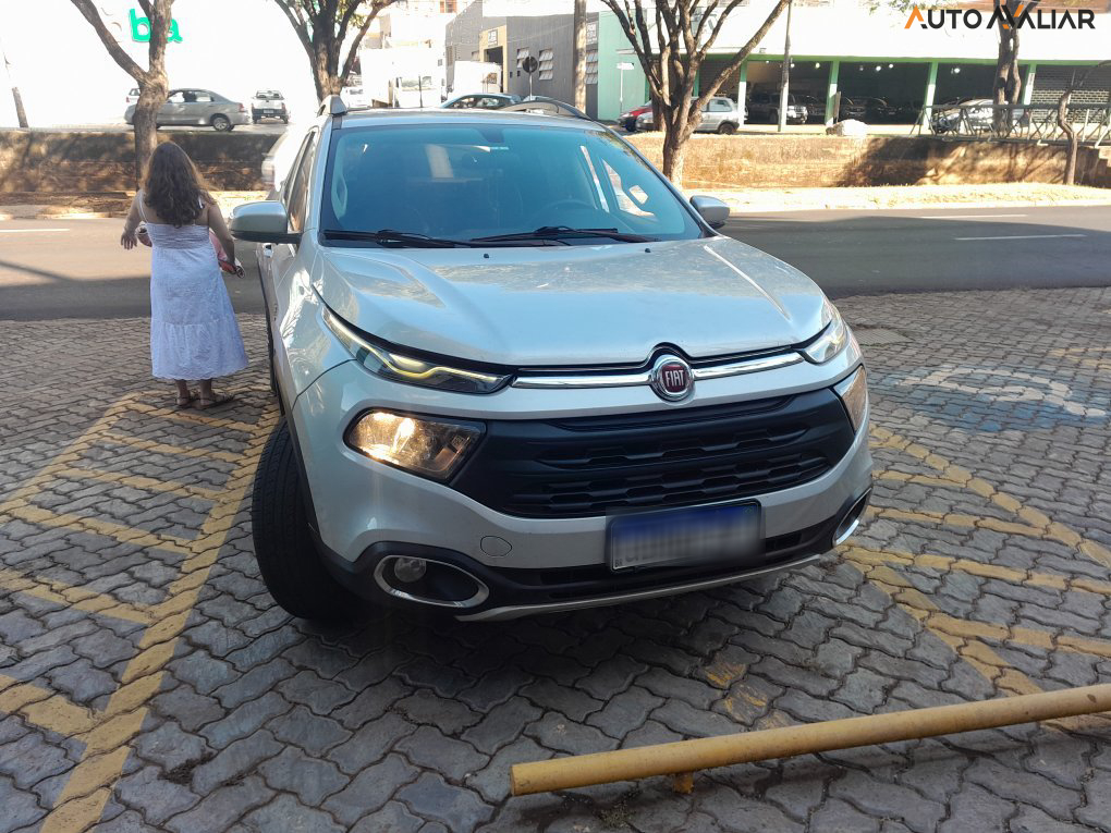 FIAT TORO 2.0 16V TURBO DIESEL FREEDOM 4WD AT9