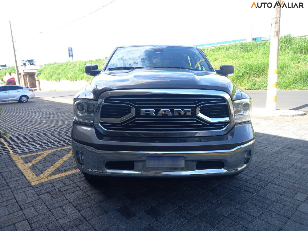RAM CLASSIC 5.7 V8 GASOLINA LARAMIE CD 4X4 AUTOMATICO