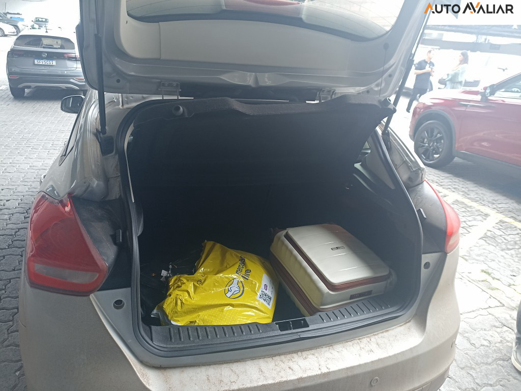FORD FOCUS 2.0 SE PLUS 16V FLEX 4P POWERSHIFT