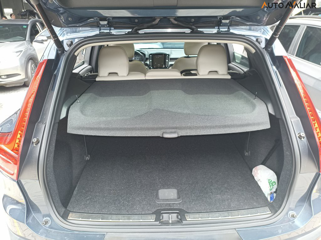 VOLVO XC40 1.5 T5 HYBRID INSCRIPTION GEARTRONIC