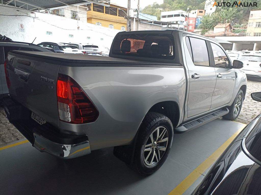 TOYOTA HILUX 2.7 SRV 4X2 CD 16V FLEX 4P AUTOMATICO