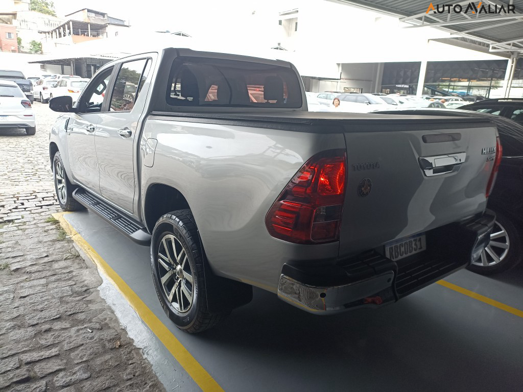 TOYOTA HILUX 2.7 SRV 4X2 CD 16V FLEX 4P AUTOMATICO