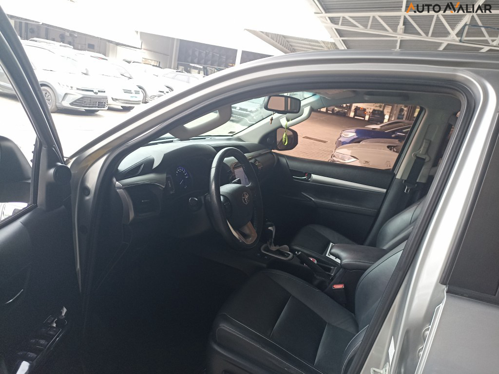 TOYOTA HILUX 2.7 SRV 4X2 CD 16V FLEX 4P AUTOMATICO