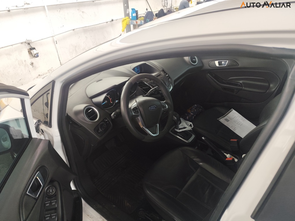 FORD FIESTA 1.6 TITANIUM HATCH 16V FLEX 4P POWERSHIFT