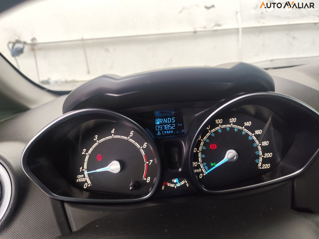 FORD FIESTA 1.6 TITANIUM HATCH 16V FLEX 4P POWERSHIFT