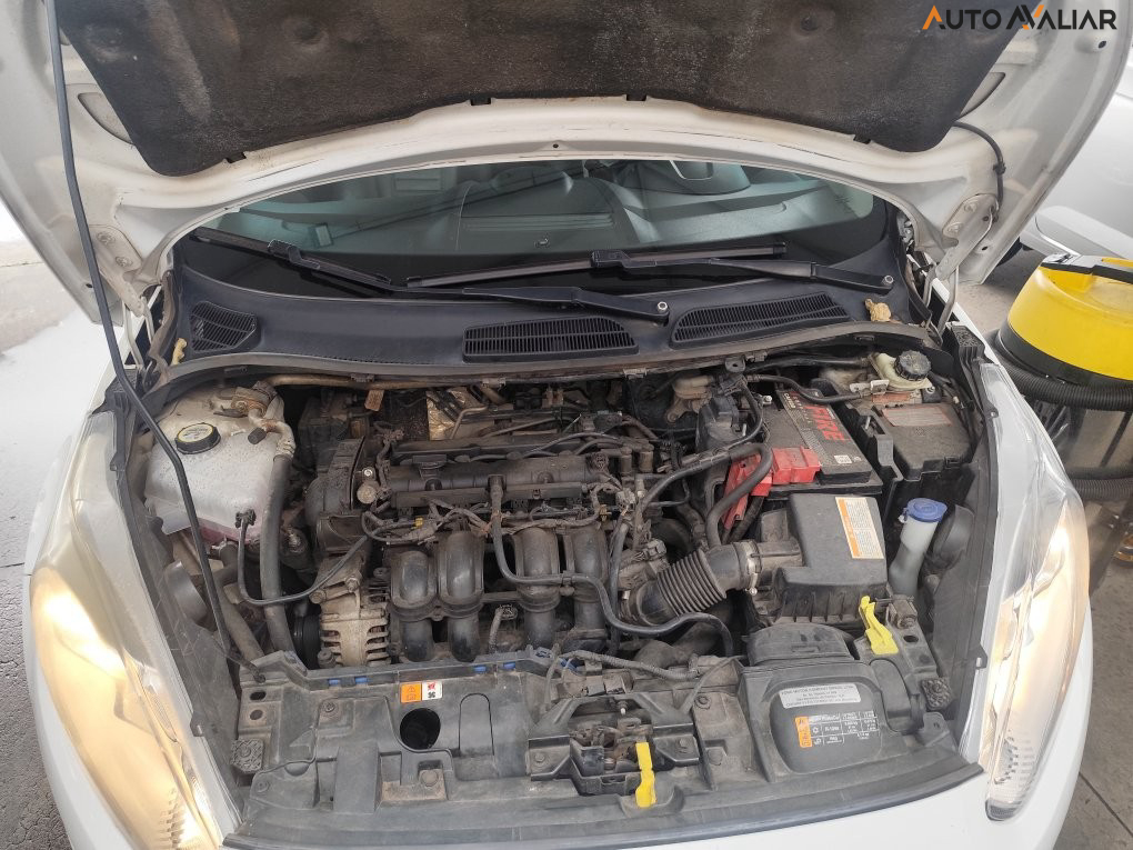 FORD FIESTA 1.6 TITANIUM HATCH 16V FLEX 4P POWERSHIFT