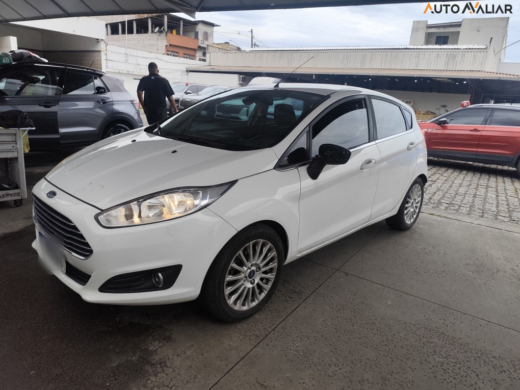 FORD FIESTA 1.6 TITANIUM HATCH 16V FLEX 4P POWERSHIFT