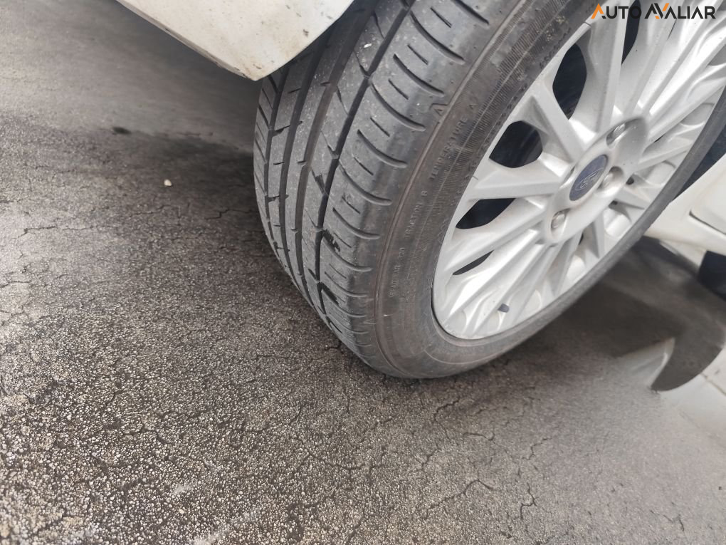 FORD FIESTA 1.6 TITANIUM HATCH 16V FLEX 4P POWERSHIFT