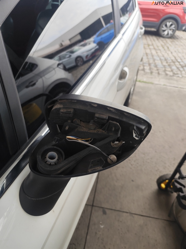 FORD FIESTA 1.6 TITANIUM HATCH 16V FLEX 4P POWERSHIFT