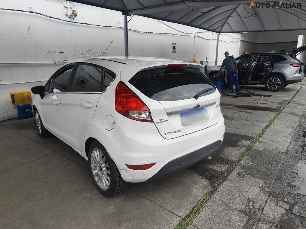 FORD FIESTA 1.6 TITANIUM HATCH 16V FLEX 4P POWERSHIFT