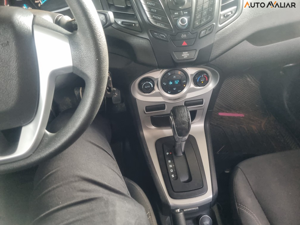 FORD FIESTA 1.6 SE SEDAN 16V FLEX 4P POWERSHIFT