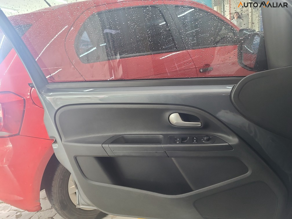 VOLKSWAGEN UP 1.0 170 TSI TOTAL FLEX XTREME 4P MANUAL