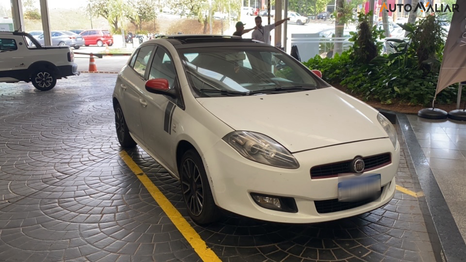 FIAT BRAVO 1.8 SPORTING 16V FLEX 4P AUTOMATIZADO