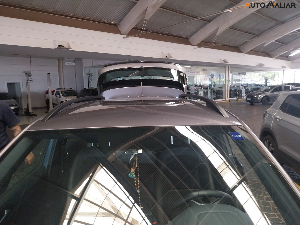 VOLKSWAGEN T-CROSS 1.0 200 TSI TOTAL FLEX COMFORTLINE AUTOM&Aacute;TICO