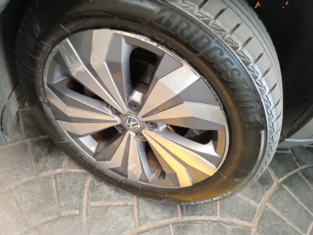 VOLKSWAGEN T-CROSS 1.0 200 TSI TOTAL FLEX COMFORTLINE AUTOMATICO