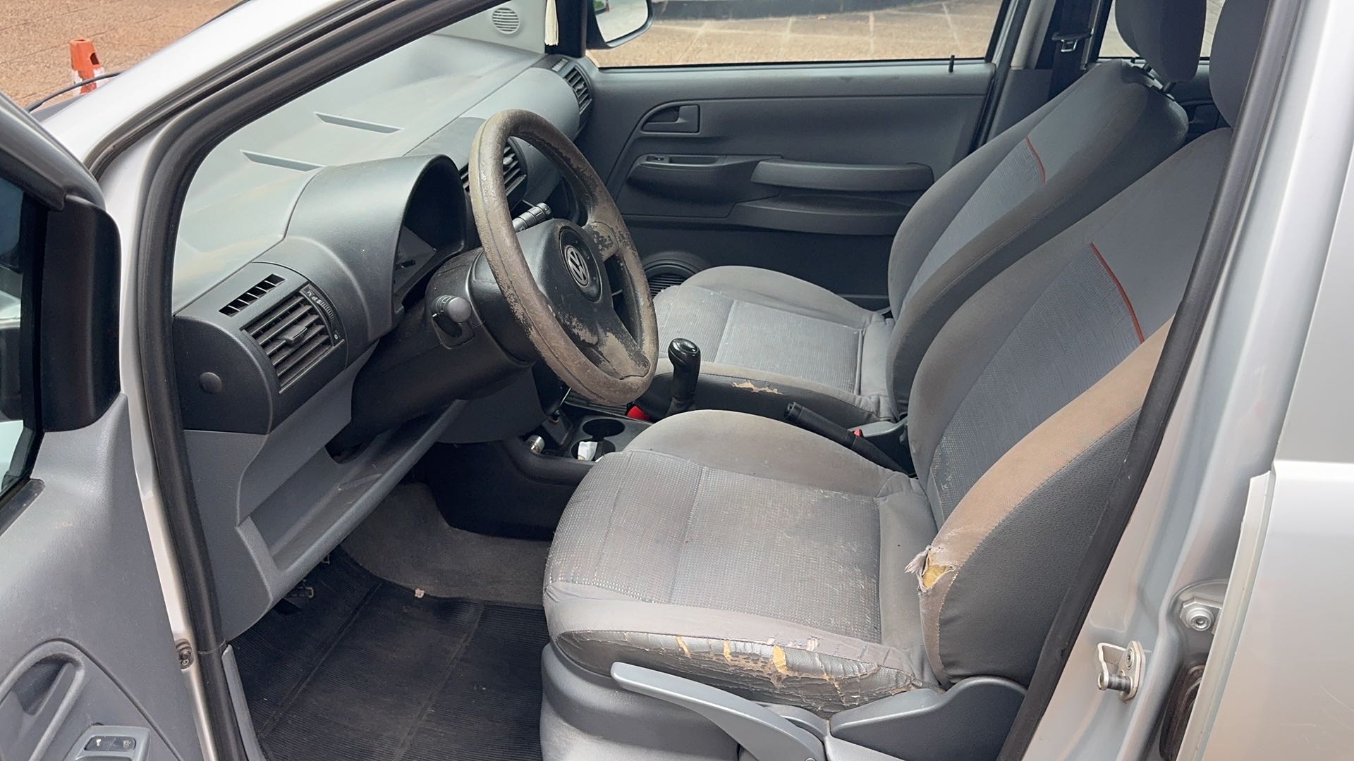 VOLKSWAGEN FOX 1.6 MI 8V FLEX 4P MANUAL