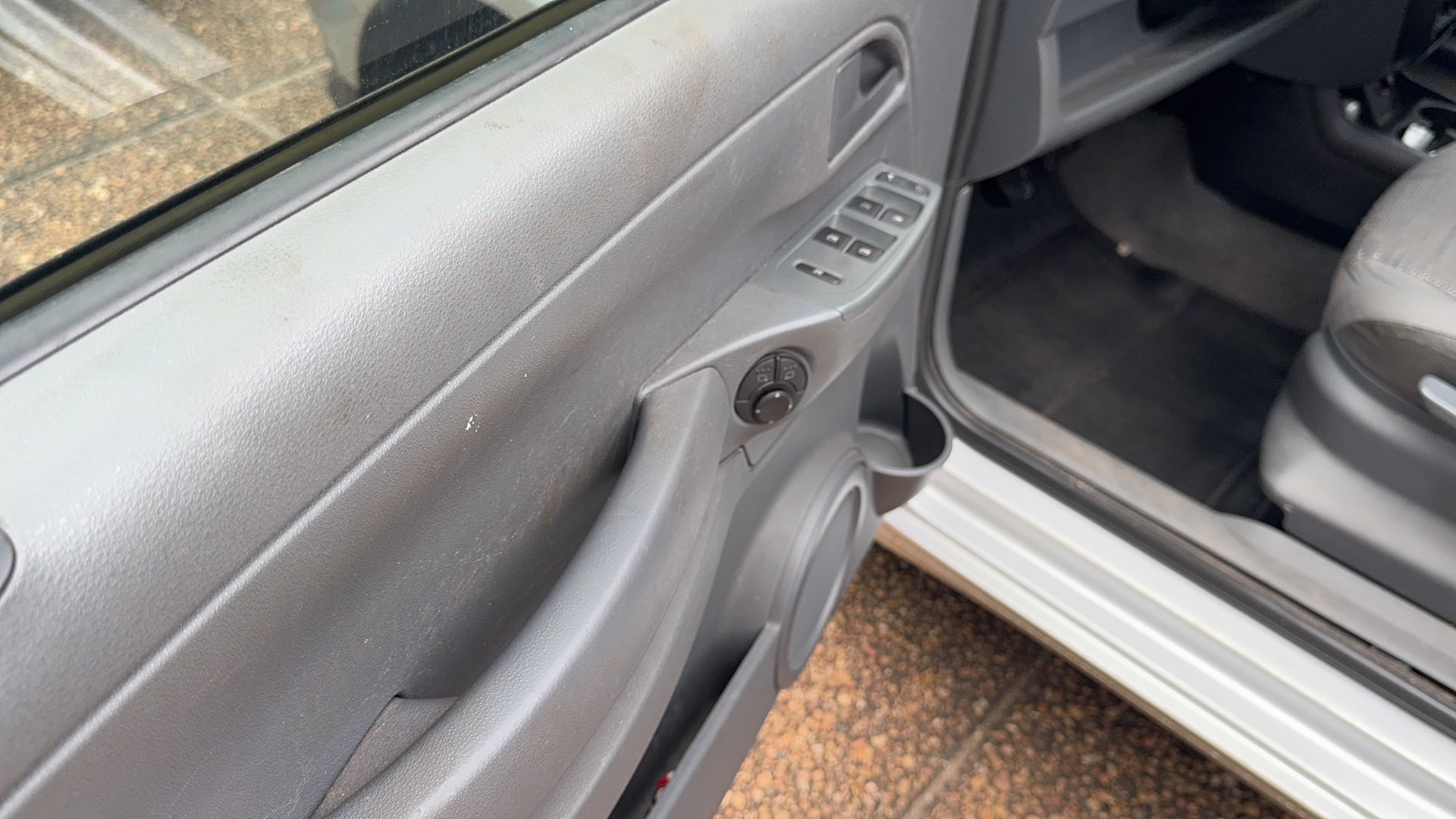 VOLKSWAGEN FOX 1.6 MI 8V FLEX 4P MANUAL