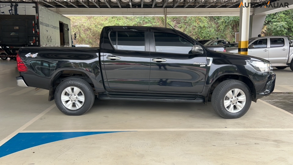 TOYOTA HILUX 2.7 SRV 4X2 CD 16V FLEX 4P AUTOMATICO