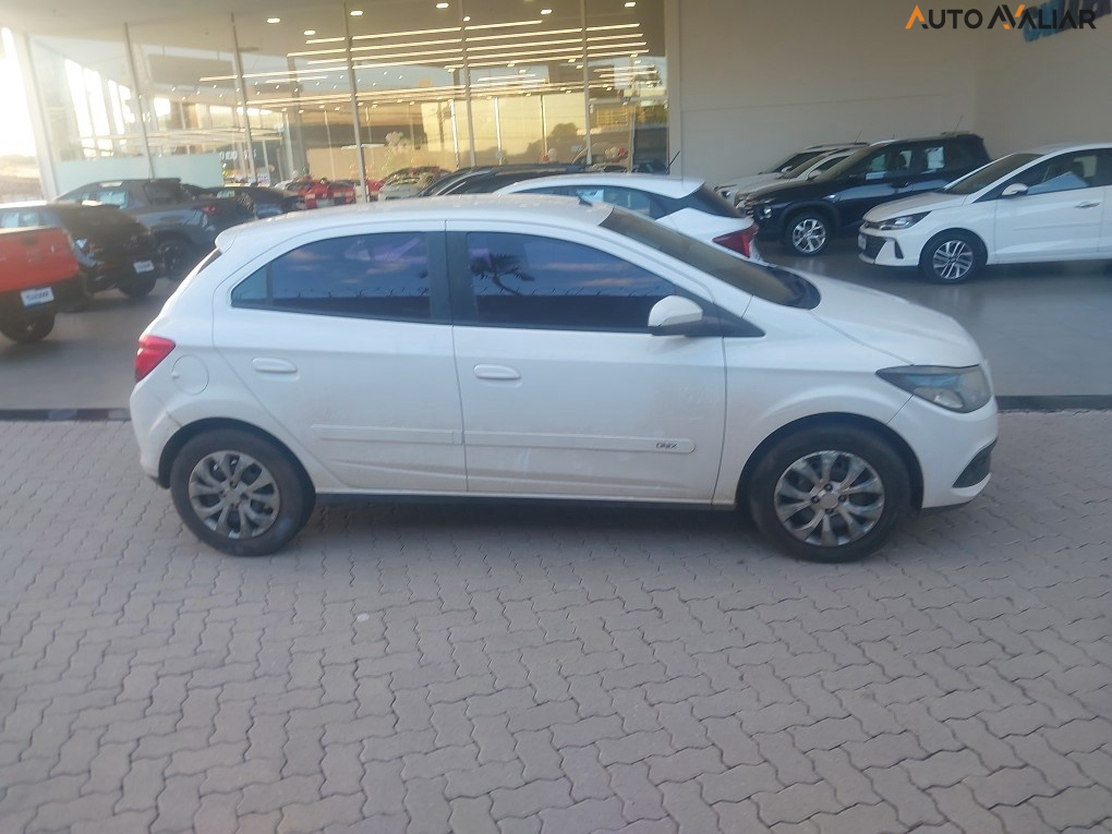 CHEVROLET ONIX 1.4 MPFI LT 8V FLEX 4P MANUAL
