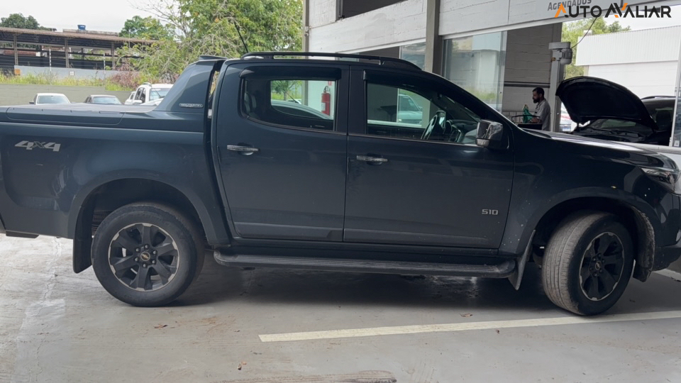 CHEVROLET S10 2.8 16V TURBO DIESEL HIGH COUNTRY CD 4X4 AUTOM&Aacute;TICO