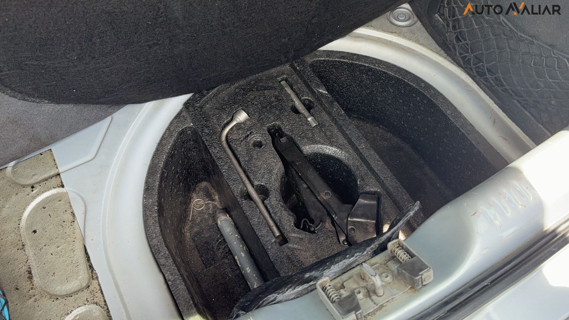 VOLKSWAGEN CROSSFOX 1.6 MI FLEX 8V 4P MANUAL