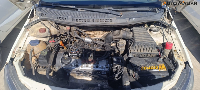 VOLKSWAGEN VOYAGE 1.6 MI COMFORTLINE 8V FLEX 4P MANUAL