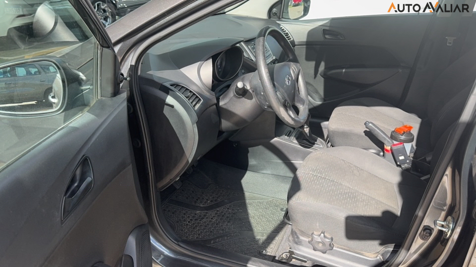 HYUNDAI HB20 1.0 COMFORT PLUS 12V FLEX 4P MANUAL