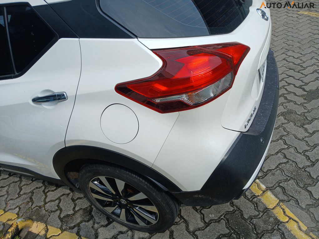 NISSAN KICKS 1.6 16V FLEXSTART SL 4P XTRONIC