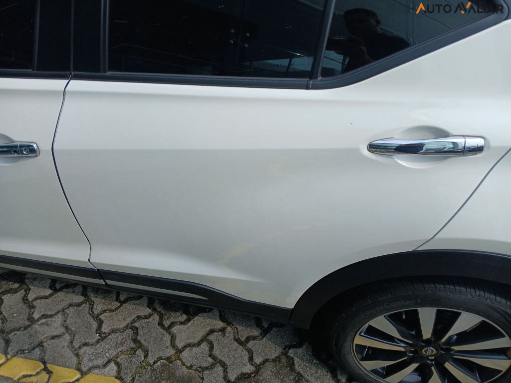 NISSAN KICKS 1.6 16V FLEXSTART SL 4P XTRONIC