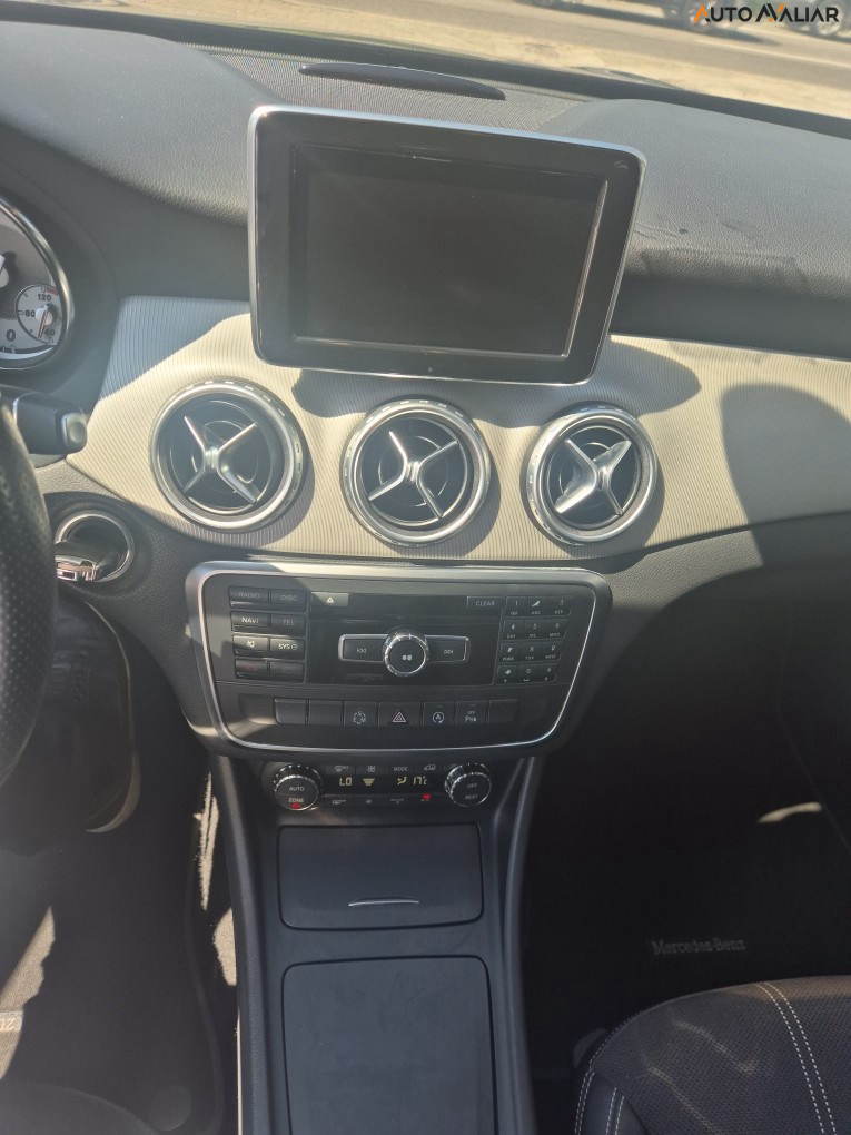 MERCEDES-BENZ GLA 250 2.0 16V TURBO GASOLINA SPORT 4P AUTOMATICO