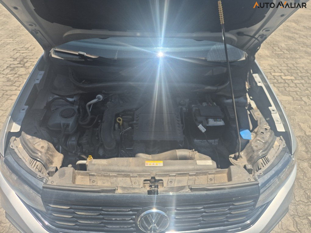VOLKSWAGEN T-CROSS 1.0 200 TSI TOTAL FLEX COMFORTLINE AUTOM&Aacute;TICO