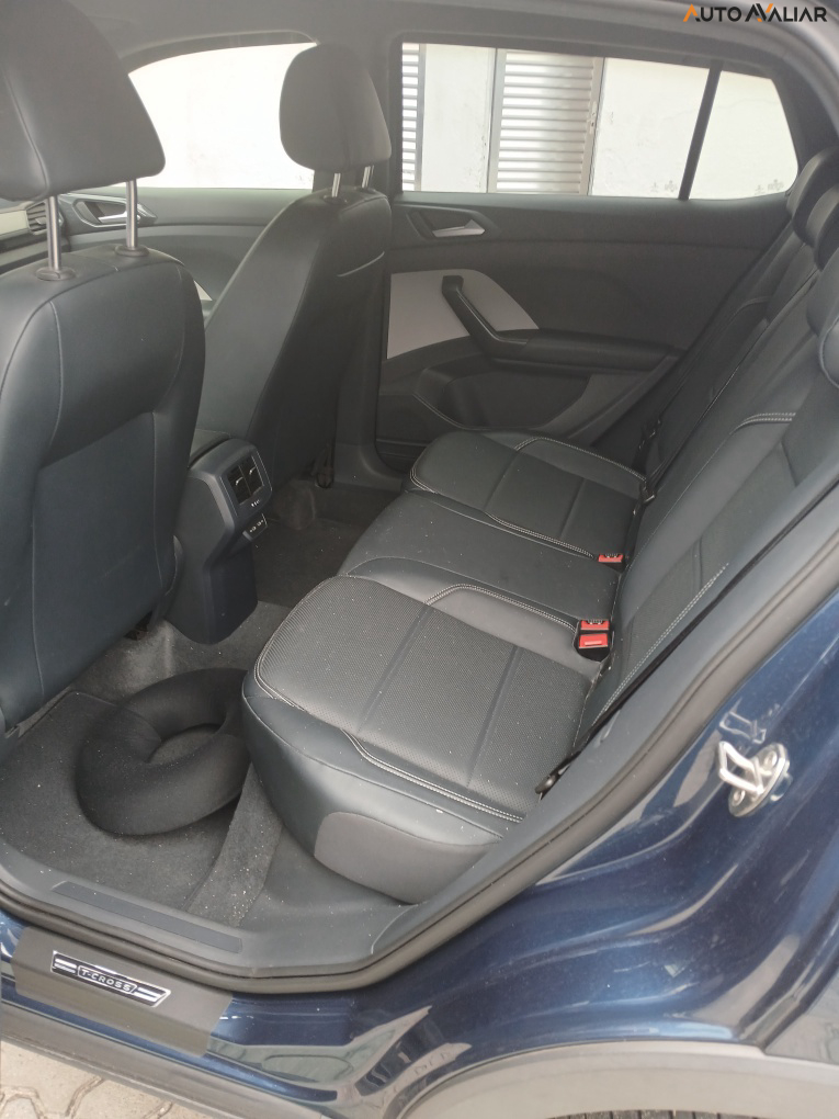 VOLKSWAGEN T-CROSS 1.4 250 TSI TOTAL FLEX HIGHLINE AUTOM&Aacute;TICO