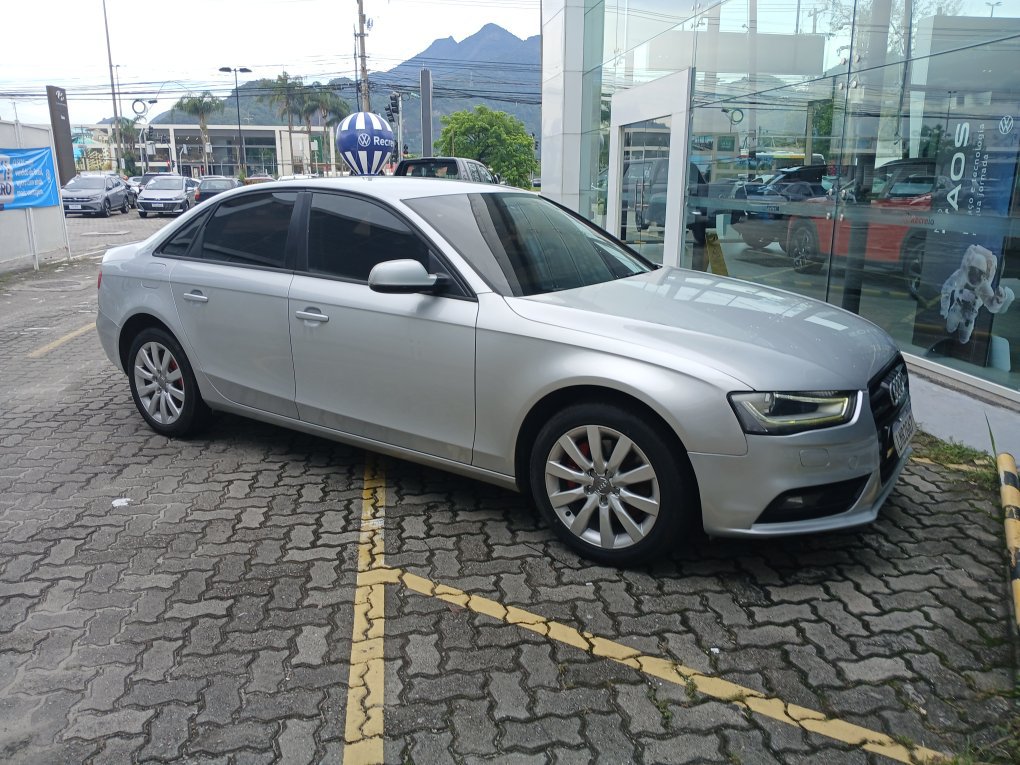 AUDI A4 2.0 TFSI AMBIENTE 183CV GASOLINA 4P MULTITRONIC