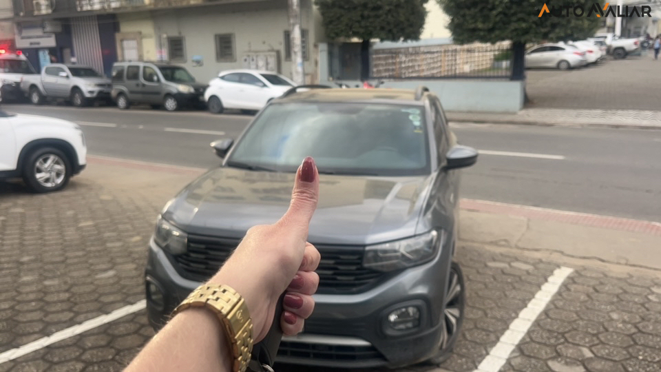 VOLKSWAGEN T-CROSS 1.0 200 TSI TOTAL FLEX COMFORTLINE AUTOMÁTICO