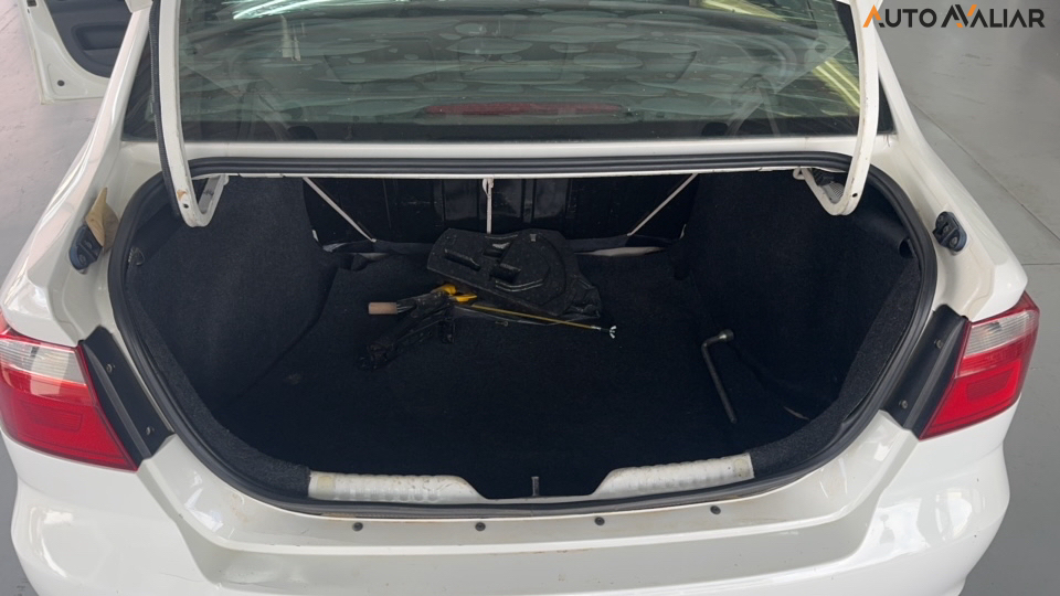 VOLKSWAGEN VOYAGE 1.6 MI 8V FLEX 4P MANUAL