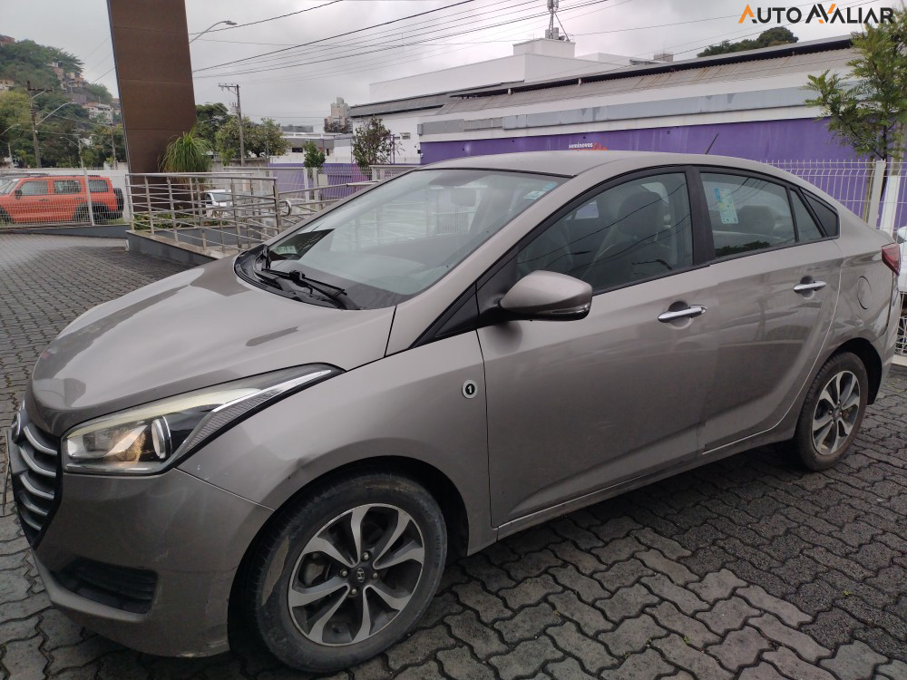 HYUNDAI HB20S 1.6 COMFORT PLUS 16V FLEX 4P AUTOMATICO