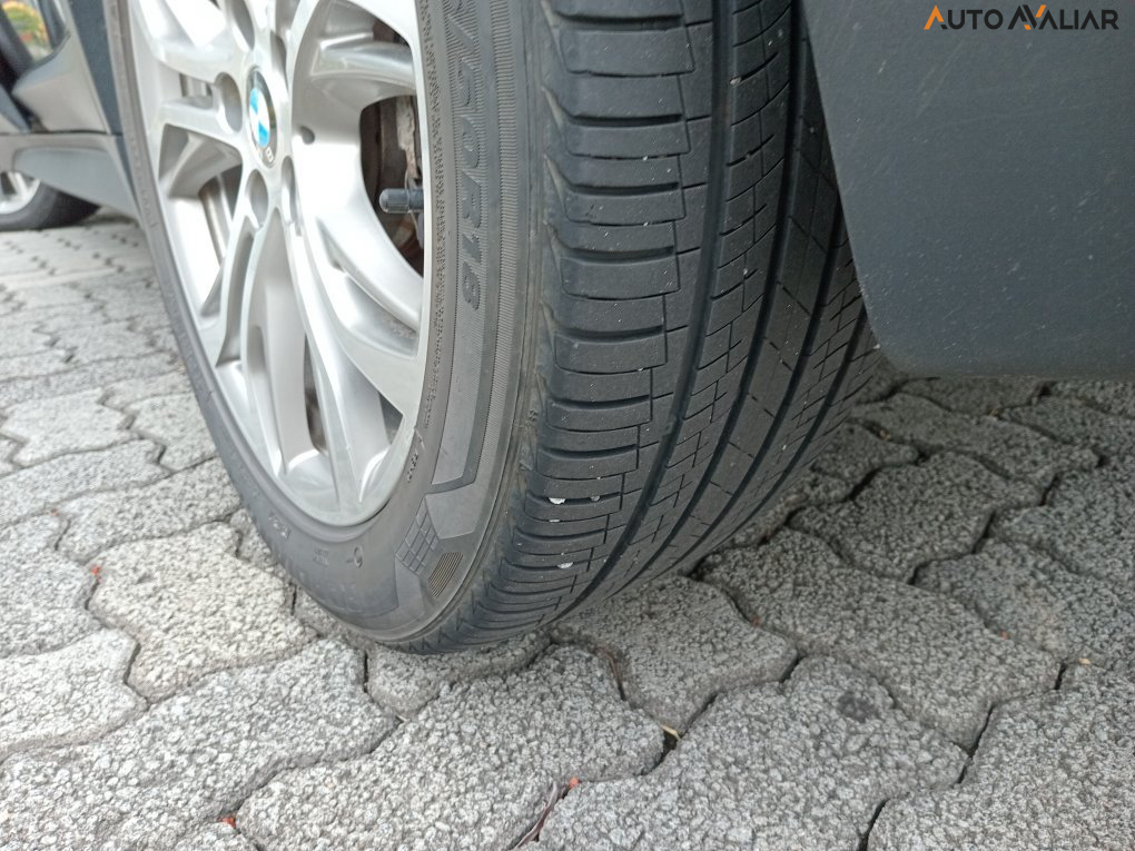 BMW X1 2.0 16V TURBO ACTIVEFLEX SDRIVE20I 4P AUTOMATICO