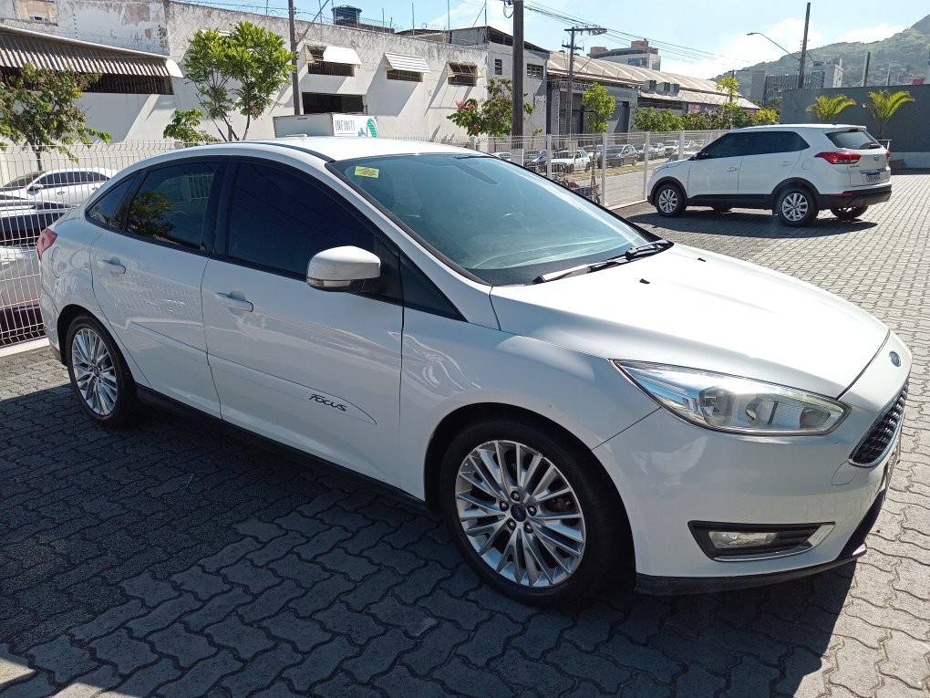 FORD FOCUS 2.0 SE PLUS 16V FLEX 4P POWERSHIFT