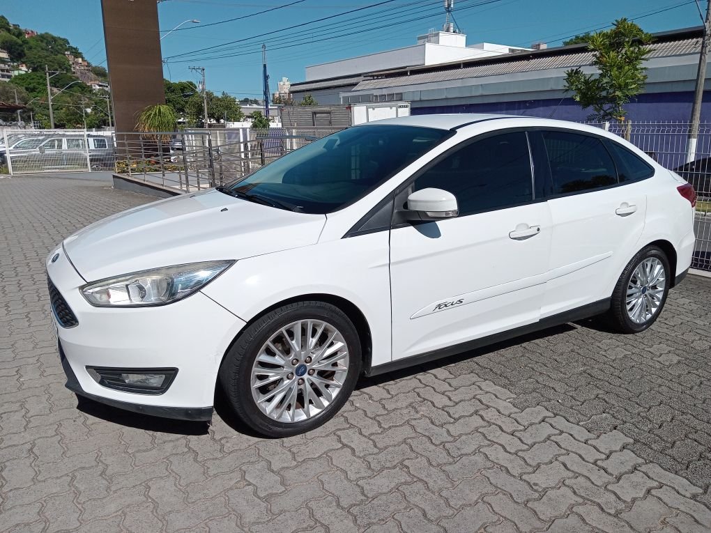FORD FOCUS 2.0 SE PLUS 16V FLEX 4P POWERSHIFT