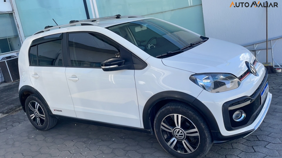 VOLKSWAGEN UP 1.0 170 TSI TOTAL FLEX XTREME 4P MANUAL