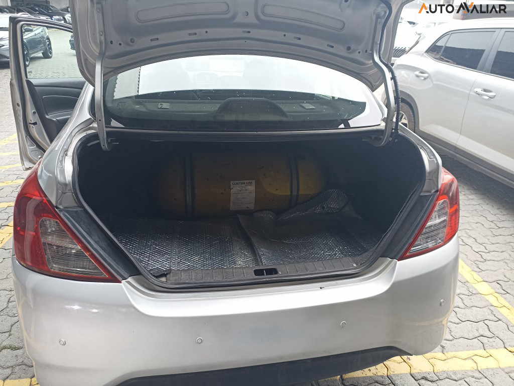 NISSAN VERSA 1.6 16V FLEX V-DRIVE MANUAL