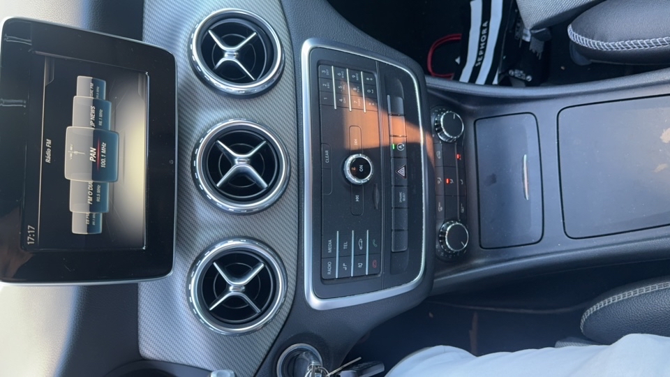 MERCEDES-BENZ GLA 200 1.6 CGI STYLE 16V TURBO FLEX 4P AUTOMATICO