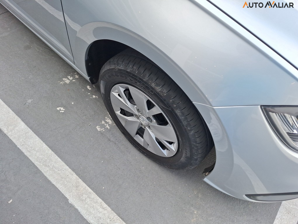 VOLKSWAGEN POLO 1.0 MPI MANUAL
