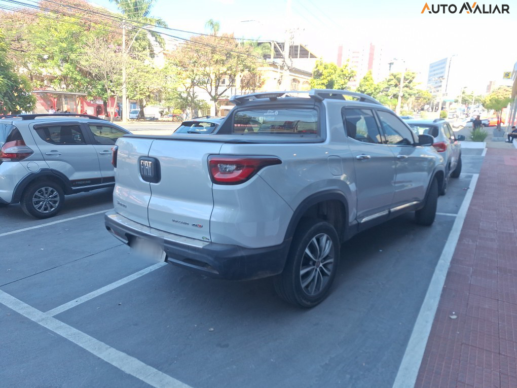 FIAT TORO 2.0 16V TURBO DIESEL VOLCANO 4WD AT9